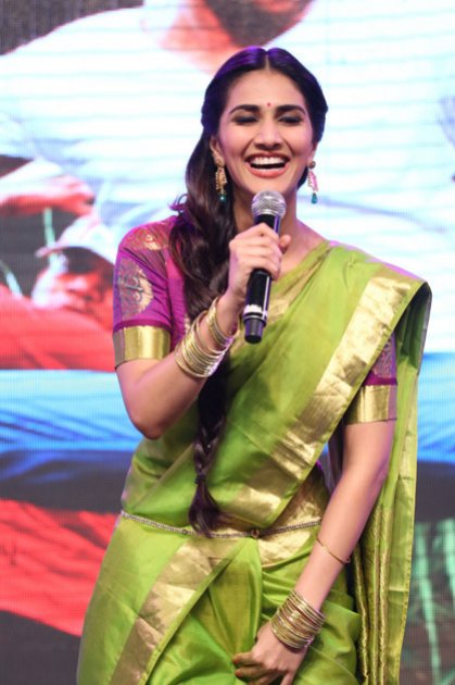 Vani-Kapoor-at-Aaha-Kalyanam-Audio-Launch